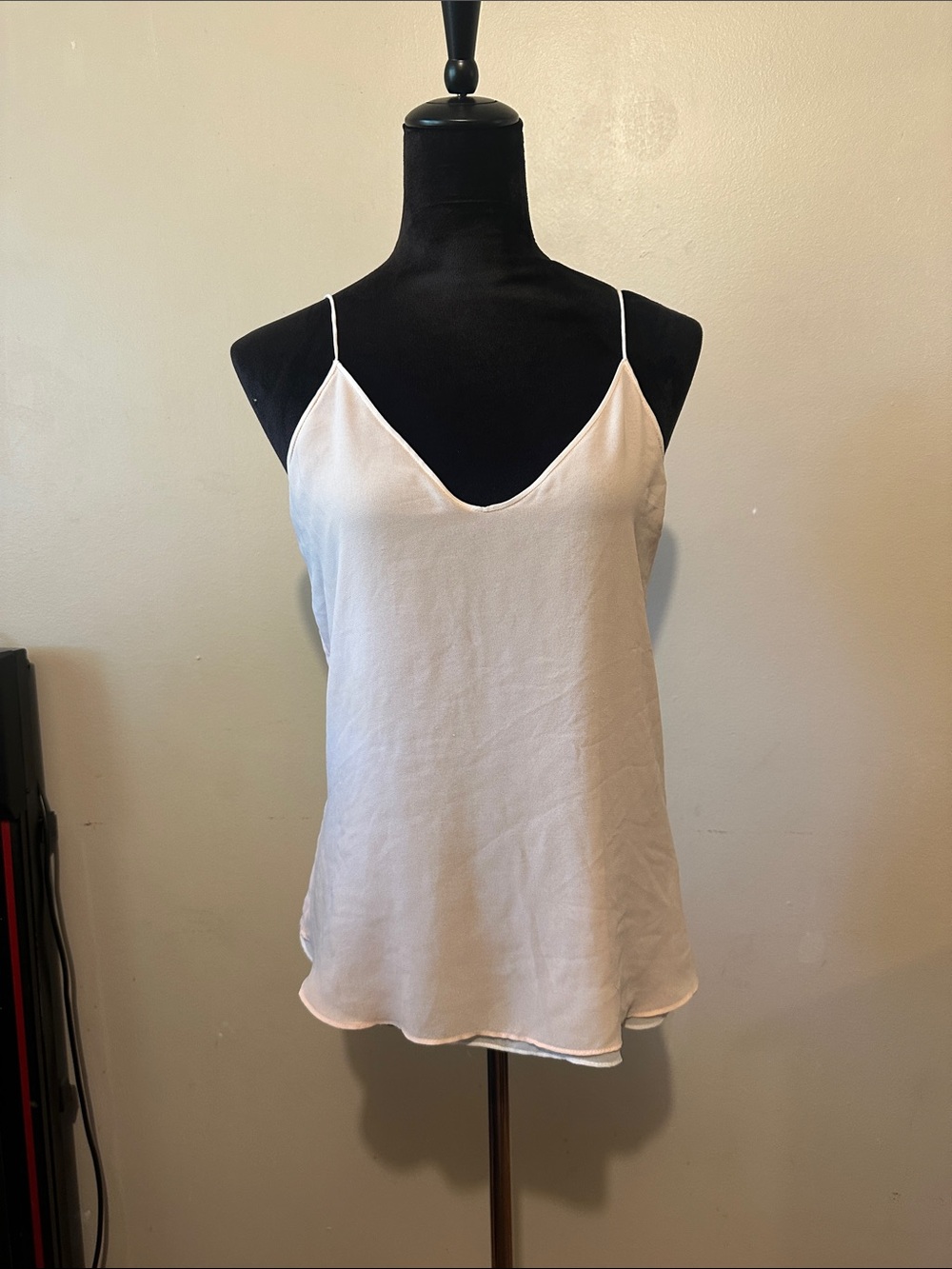 Chelsea28 Light Pink V-Neck Spaghetti Strap Feminine Camisole Top